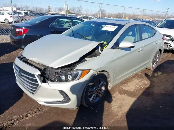 5NPD84LF5JH278902 2018 HYUNDAI ELANTRA - Image 2