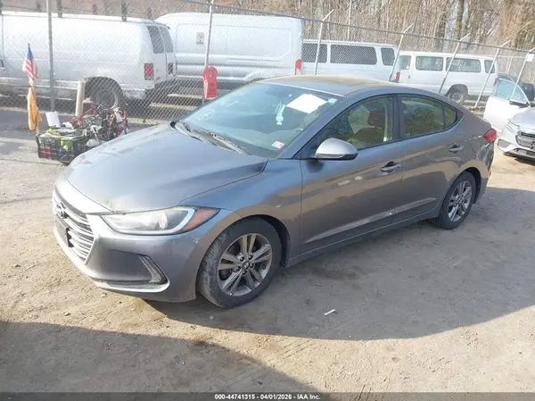 5NPD84LF5JH281606 2018 HYUNDAI ELANTRA - Image 2