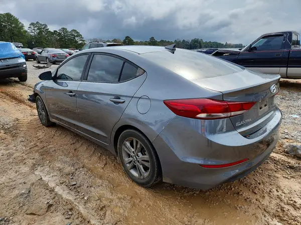 5NPD84LF5JH283310 2018 HYUNDAI ELANTRA - Image 2
