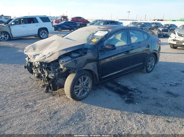 5NPD84LF5JH283422 2018 HYUNDAI ELANTRA - Image 2