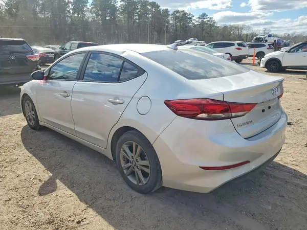5NPD84LF5JH285087 2018 HYUNDAI ELANTRA - Image 2