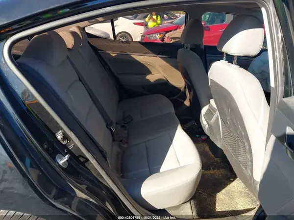 5NPD84LF5JH290967 2018 HYUNDAI ELANTRA - Image 8