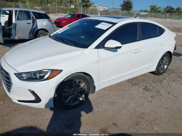 5NPD84LF5JH293478 2018 HYUNDAI ELANTRA - Image 2