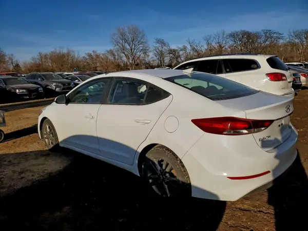 5NPD84LF5JH295473 2018 HYUNDAI ELANTRA - Image 2
