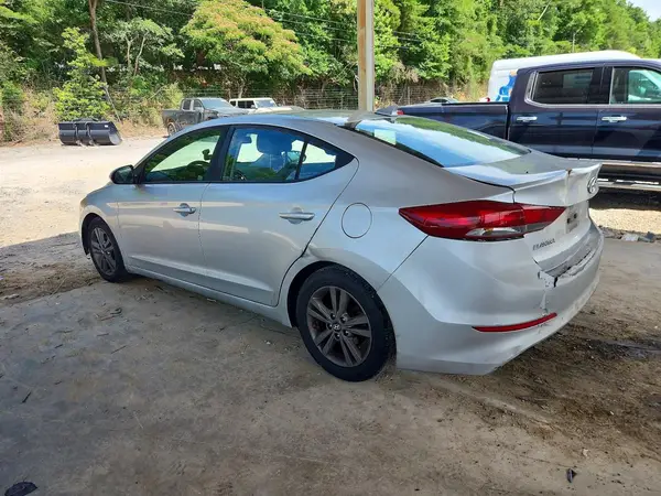 5NPD84LF5JH296204 2018 HYUNDAI ELANTRA - Image 2