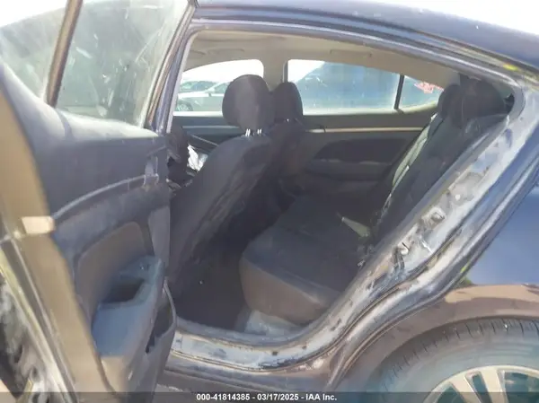 5NPD84LF5JH297014 2018 HYUNDAI ELANTRA - Image 8