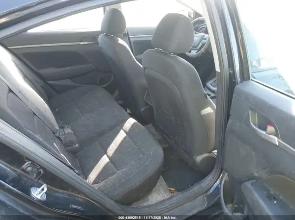5NPD84LF5JH301059 2018 HYUNDAI ELANTRA - Image 8