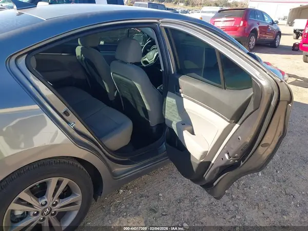 5NPD84LF5JH310201 2018 HYUNDAI ELANTRA - Image 8