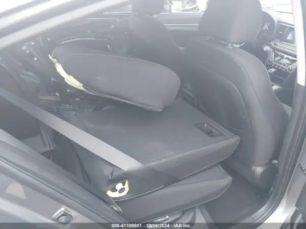 5NPD84LF5JH310764 2018 HYUNDAI ELANTRA - Image 8