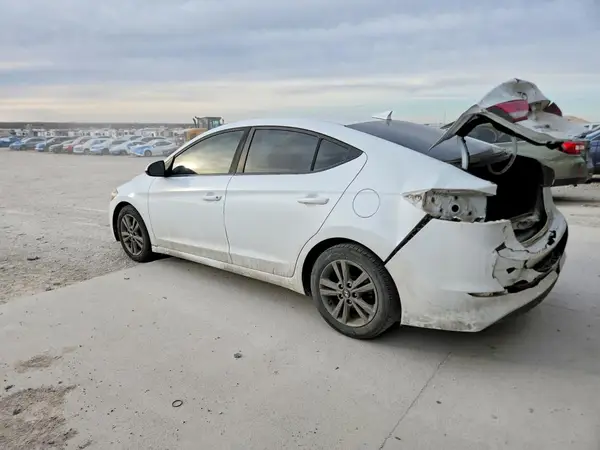 5NPD84LF5JH314264 2018 HYUNDAI ELANTRA - Image 2
