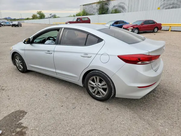 5NPD84LF5JH314605 2018 HYUNDAI ELANTRA - Image 2
