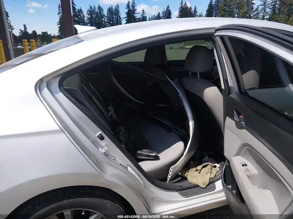 5NPD84LF5JH317746 2018 HYUNDAI ELANTRA - Image 8