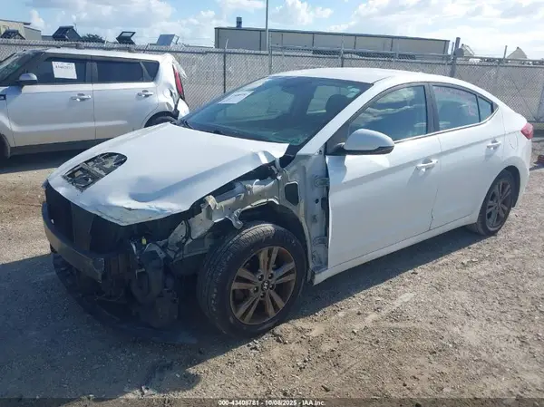 5NPD84LF5JH319612 2018 HYUNDAI ELANTRA - Image 2