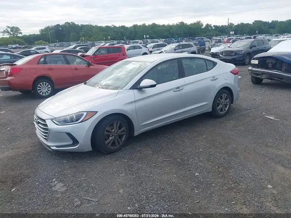5NPD84LF5JH320985 2018 HYUNDAI ELANTRA - Image 2