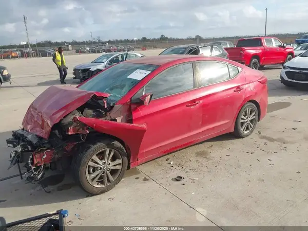 5NPD84LF5JH327063 2018 HYUNDAI ELANTRA - Image 2