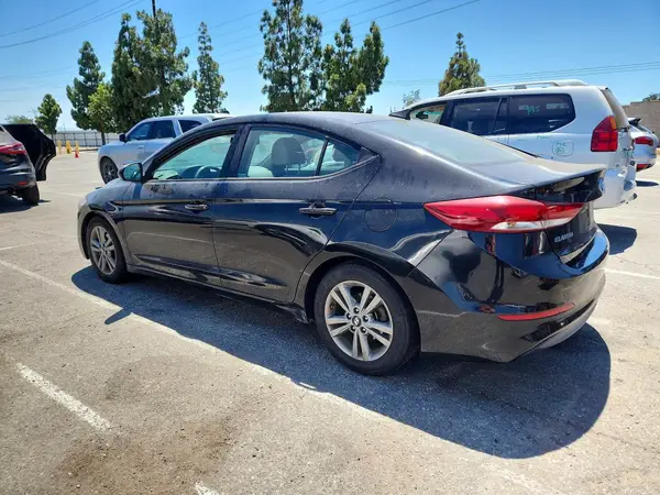 5NPD84LF5JH328827 2018 HYUNDAI ELANTRA - Image 2