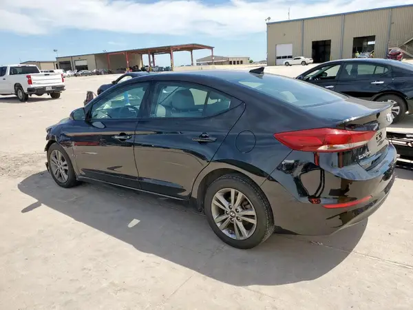 5NPD84LF5JH329203 2018 HYUNDAI ELANTRA - Image 2