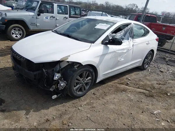 5NPD84LF5JH330187 2018 HYUNDAI ELANTRA - Image 2