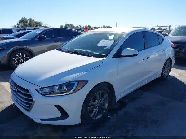 5NPD84LF5JH332523 2018 HYUNDAI ELANTRA - Image 2