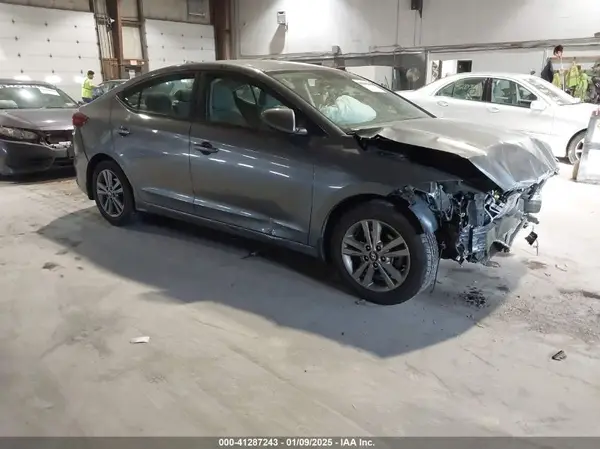 5NPD84LF5JH333977 2018 HYUNDAI ELANTRA - Image 1