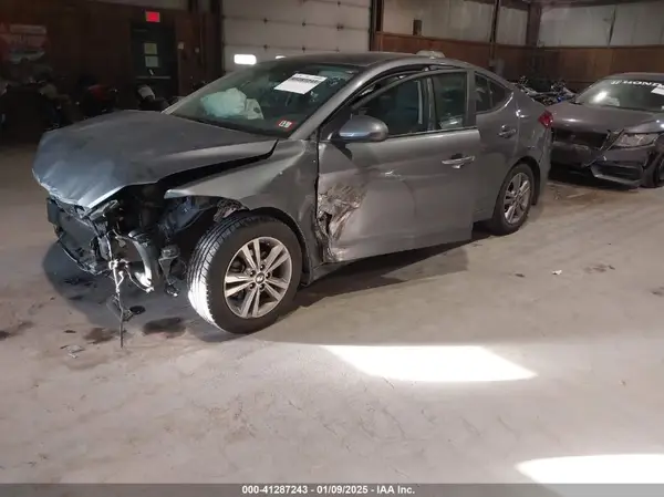 5NPD84LF5JH333977 2018 HYUNDAI ELANTRA - Image 2
