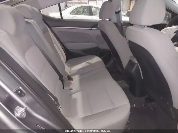 5NPD84LF5JH333977 2018 HYUNDAI ELANTRA - Image 8