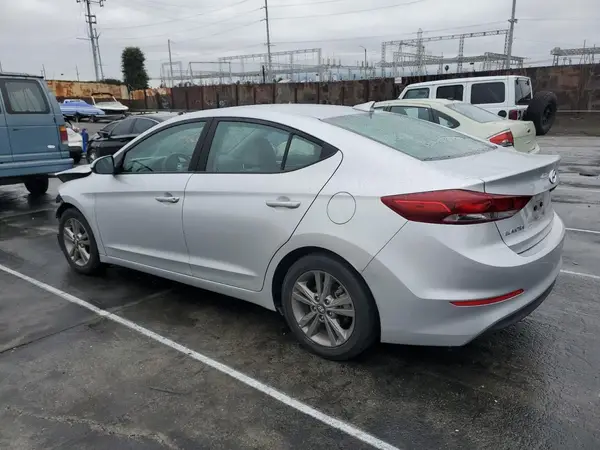 5NPD84LF5JH338600 2018 HYUNDAI ELANTRA - Image 2