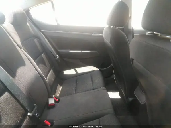 5NPD84LF5JH339083 2018 HYUNDAI ELANTRA - Image 8