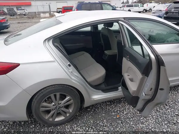 5NPD84LF5JH340086 2018 HYUNDAI ELANTRA - Image 8