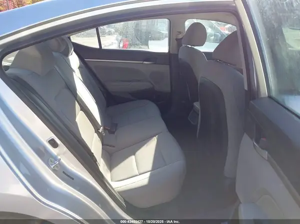 5NPD84LF5JH341559 2018 HYUNDAI ELANTRA - Image 8