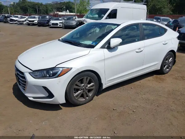 5NPD84LF5JH358572 2018 HYUNDAI ELANTRA - Image 2