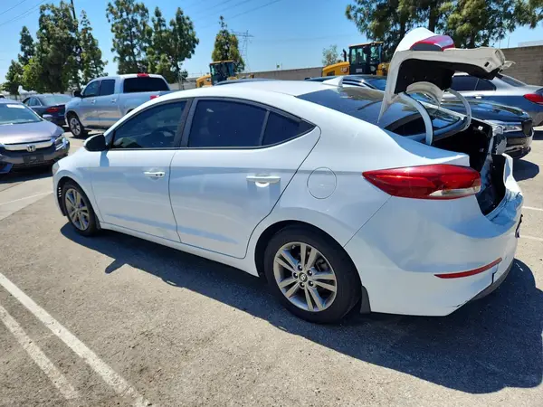 5NPD84LF5JH361553 2018 HYUNDAI ELANTRA - Image 2