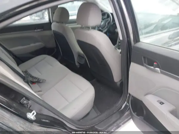 5NPD84LF5JH364694 2018 HYUNDAI ELANTRA - Image 8