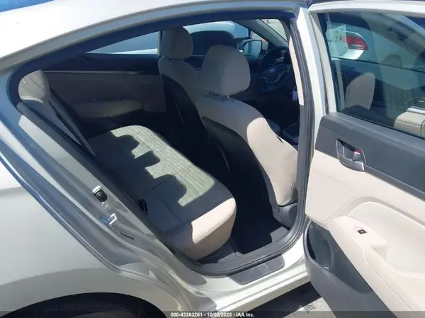 5NPD84LF5JH365022 2018 HYUNDAI ELANTRA - Image 8