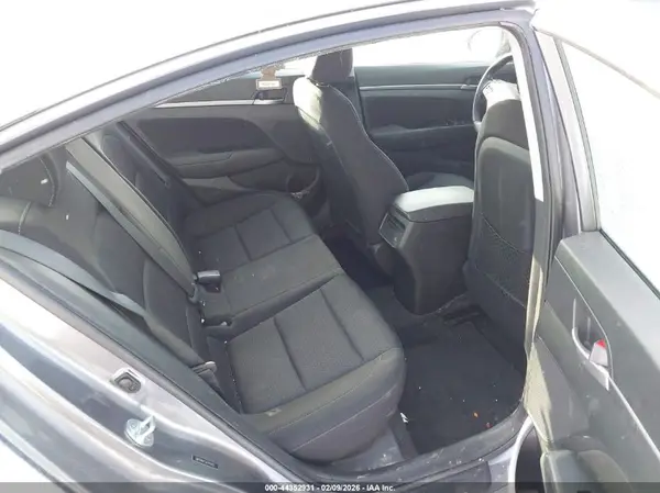 5NPD84LF5JH370902 2018 HYUNDAI ELANTRA - Image 8