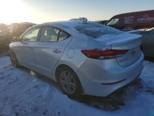 5NPD84LF5JH372665 2018 HYUNDAI ELANTRA - Image 2