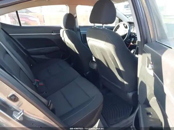 5NPD84LF5JH373301 2018 HYUNDAI ELANTRA - Image 8