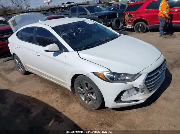 5NPD84LF5JH373783 2018 HYUNDAI ELANTRA - Image 1