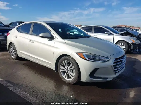 5NPD84LF5JH374660 2018 HYUNDAI ELANTRA - Image 1