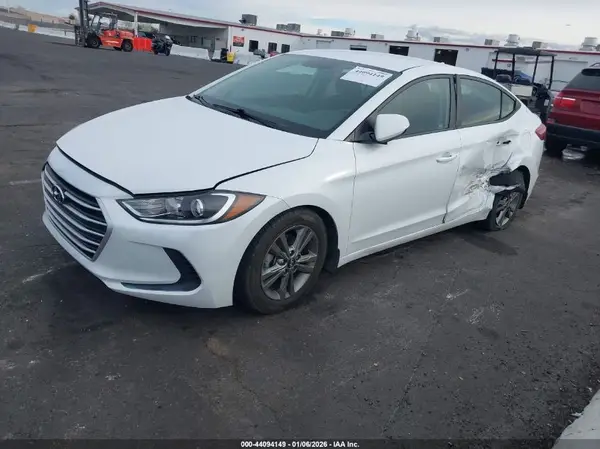 5NPD84LF5JH376988 2018 HYUNDAI ELANTRA - Image 2