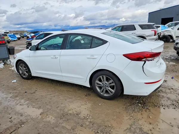 5NPD84LF5JH380510 2018 HYUNDAI ELANTRA - Image 2