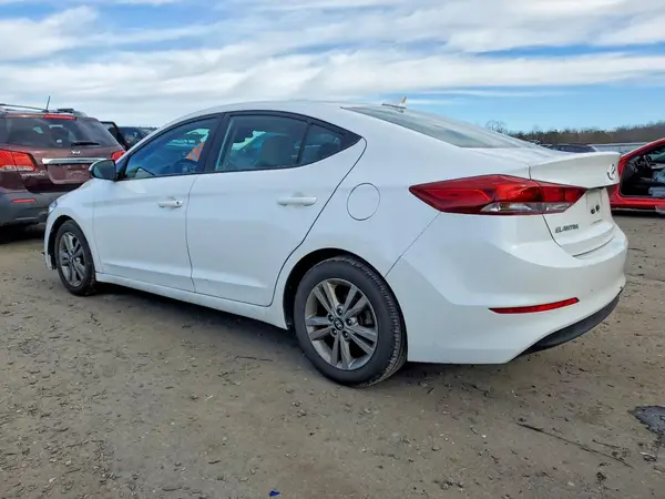 5NPD84LF5JH380832 2018 HYUNDAI ELANTRA - Image 2