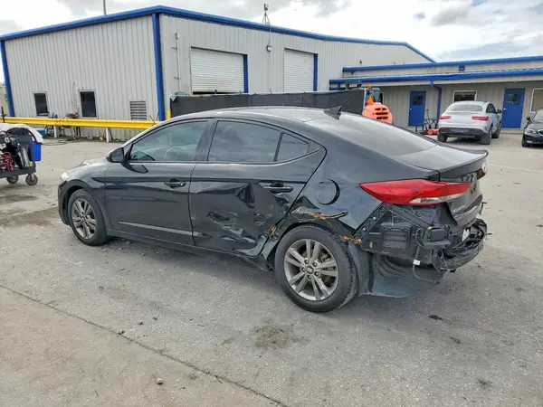 5NPD84LF5JH383598 2018 HYUNDAI ELANTRA - Image 2