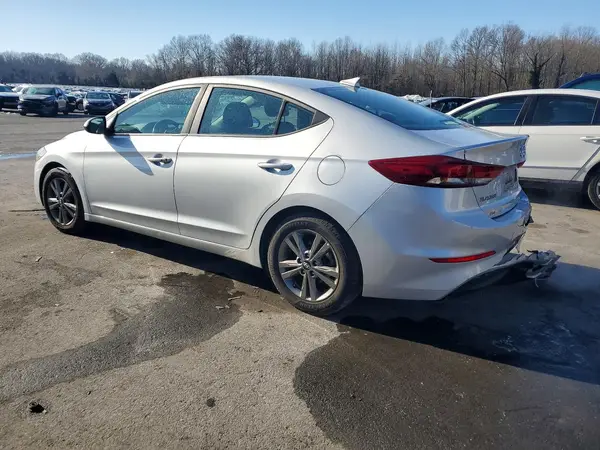 5NPD84LF5JH384296 2018 HYUNDAI ELANTRA - Image 2