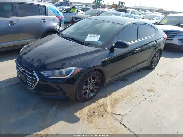 5NPD84LF5JH385271 2018 HYUNDAI ELANTRA - Image 2