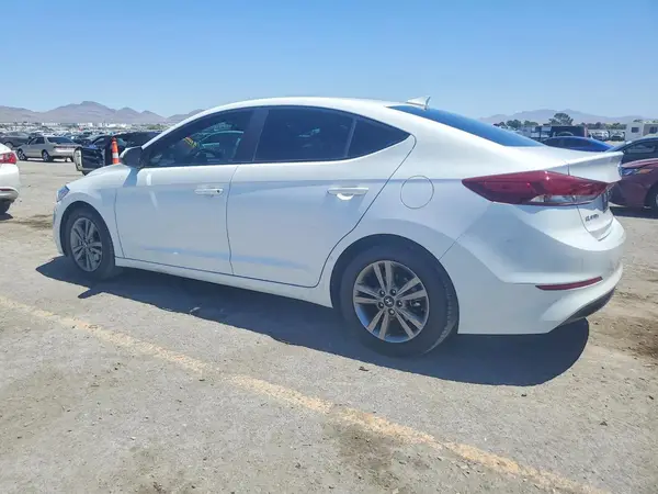 5NPD84LF5JH388073 2018 HYUNDAI ELANTRA - Image 2