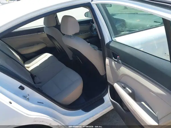 5NPD84LF5JH388588 2018 HYUNDAI ELANTRA - Image 8