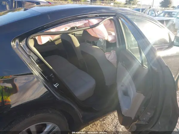 5NPD84LF5JH389403 2018 HYUNDAI ELANTRA - Image 8