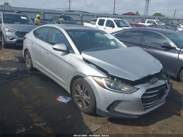 5NPD84LF5JH389868 2018 HYUNDAI ELANTRA - Image 1