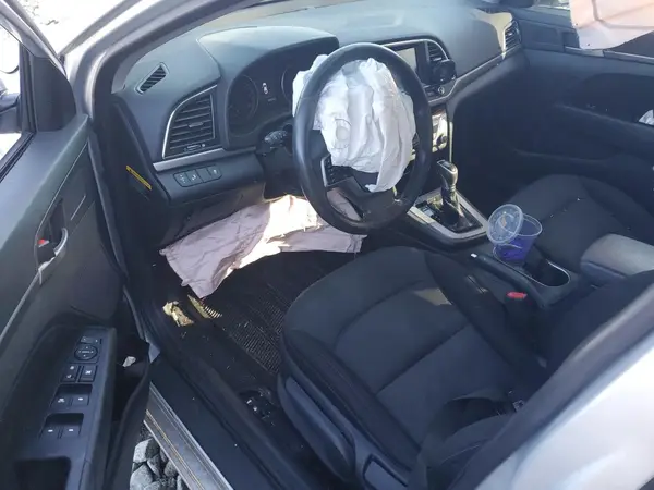 5NPD84LF5JH390051 2018 HYUNDAI ELANTRA - Image 8